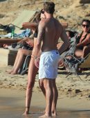 Izabel-Goulart-in-Bikini-204