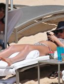 Jessica-Alba-in-Bikini-571
