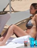 Jessica-Alba-in-Bikini-576