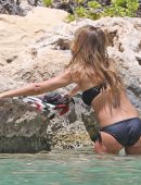 Jessica-Alba-in-Black-Bikini-622