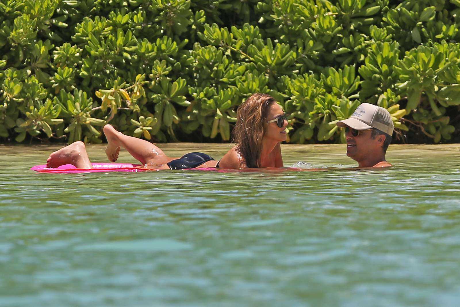 Jessica-Alba-in-Black-Bikini-623
