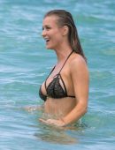 Joanna-Krupa-in-Bikini-353