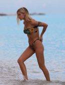 Joy-Corrigan-in-Bikini-514