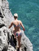 Katy-Perry-in-Bikini-206