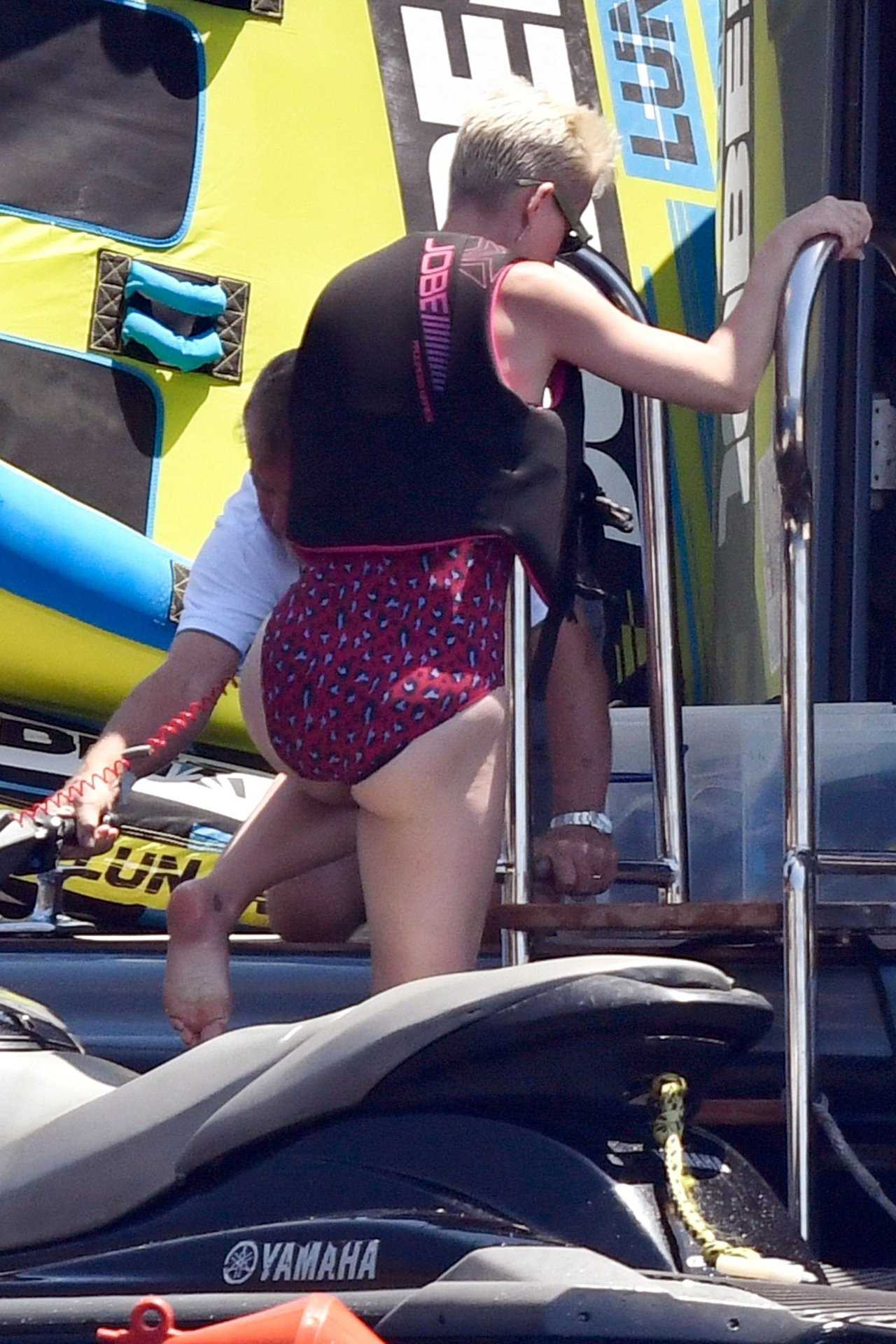 Katy-Perry-in-Red-Swimsuit-367