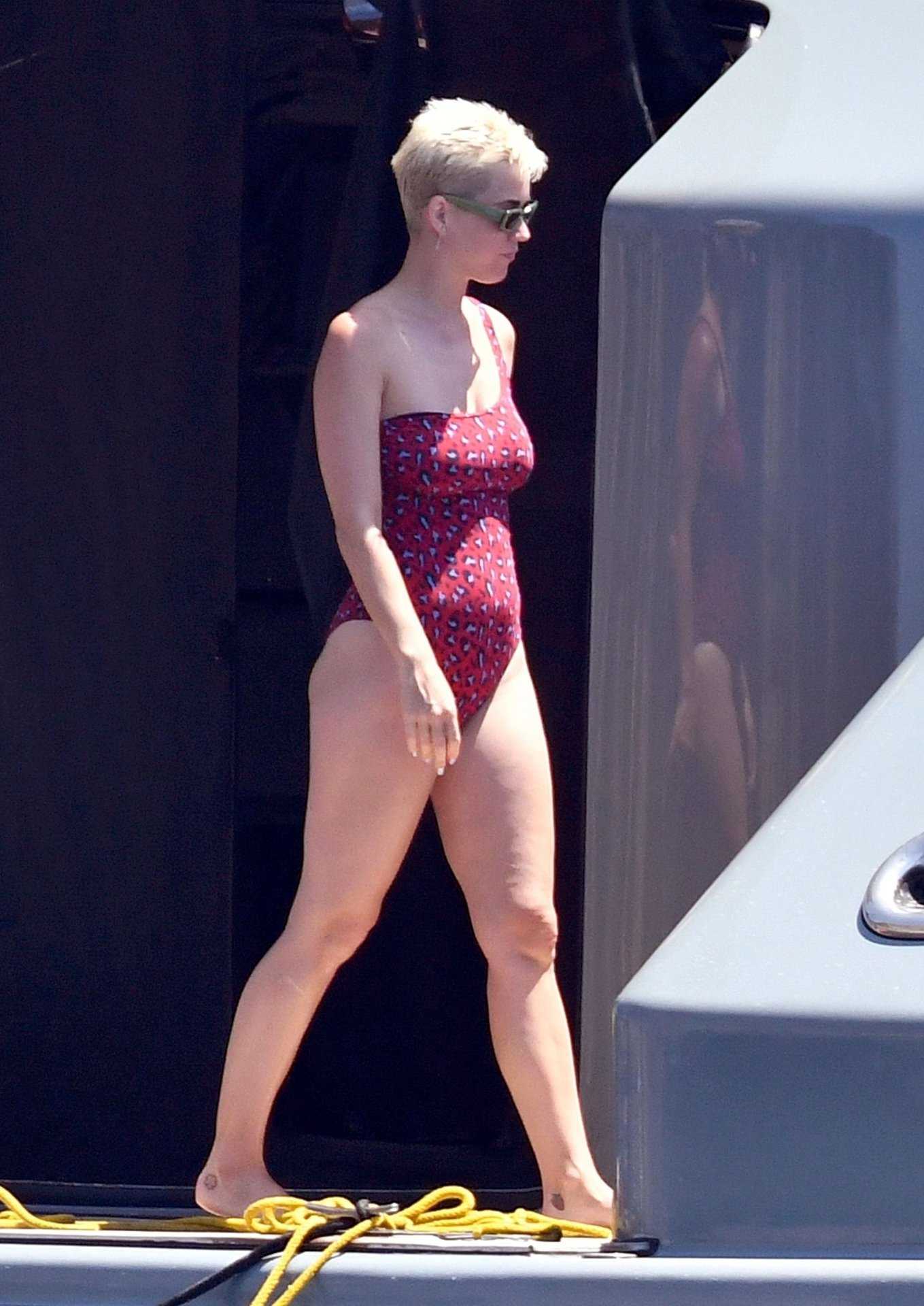 Katy-Perry-in-Red-Swimsuit-373
