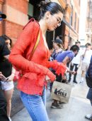 Kendall-Jenner-Braless-991