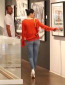 Kendall-Jenner-Braless-994