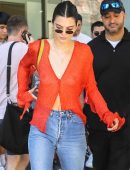 Kendall-Jenner-Braless-999