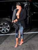 Kim-Kardashian-Cleavage-307