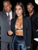 Kim-Kardashian-Cleavage-310