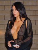 Kim-kardashian-Braless-588