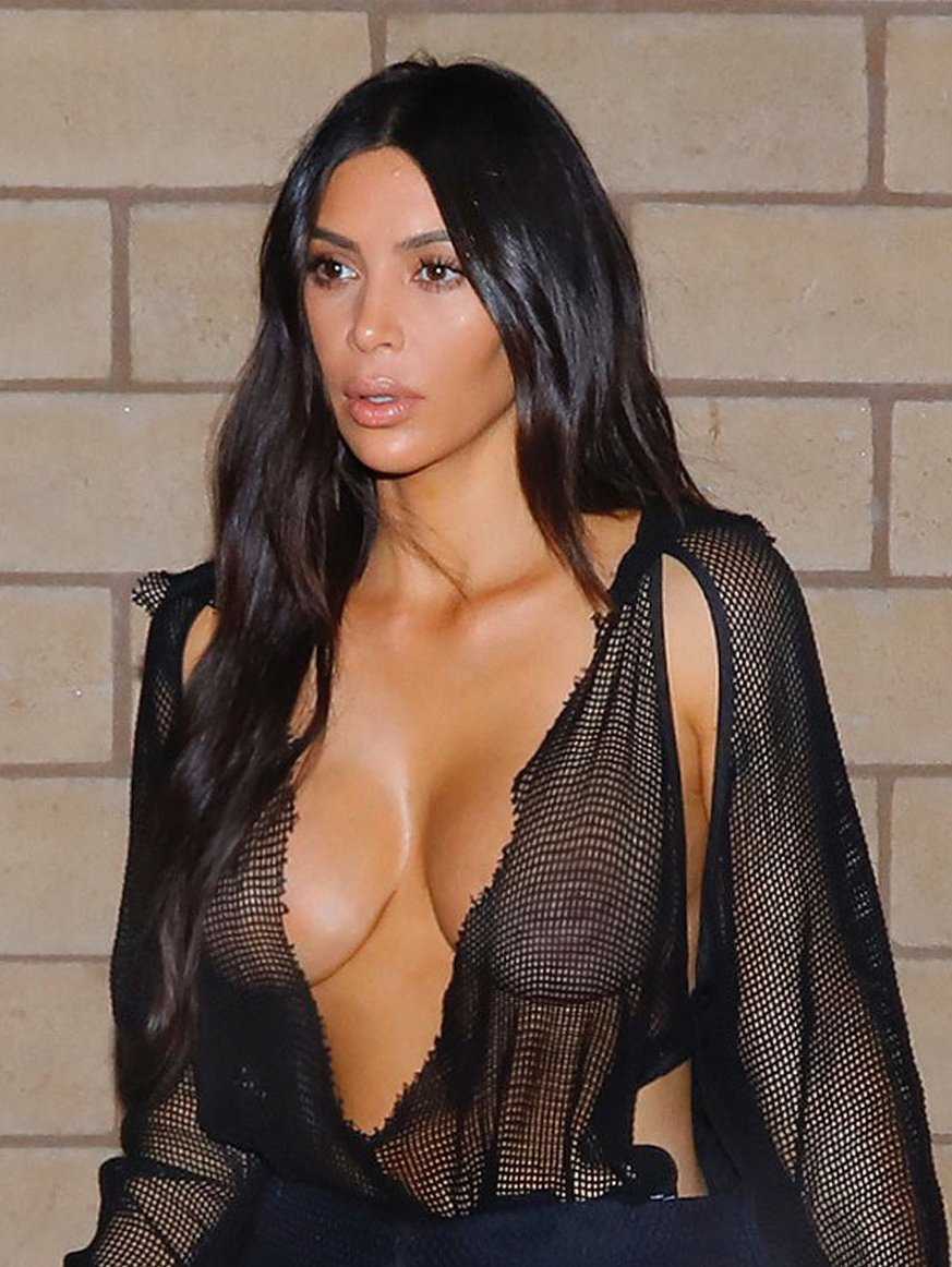 Kim-kardashian-Braless-592
