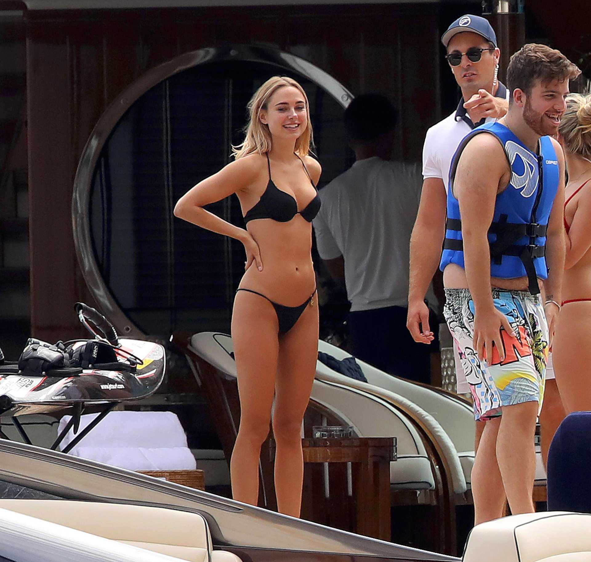 Kimberley-Garner-in-Bikini-258