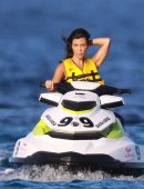 Kourtney-Kardashian-Black-in-Swimsuit-103