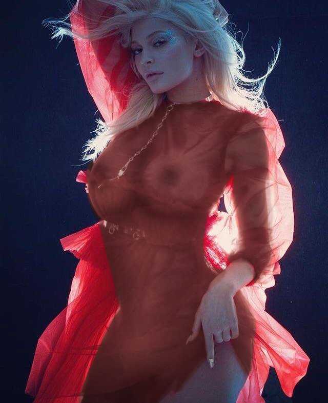 Kylie Jenner – V Magazine Photoshoot Preview