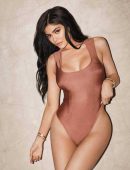 Kylie-Jenner-in-GQ-Germany-August-2017-8