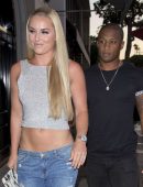 Lindsey Vonn Booty in Jeans at ‘Craigs’ Restaurant in West Hollywood