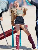 Martha-Hunt-on-the-Set-of-VSP-3