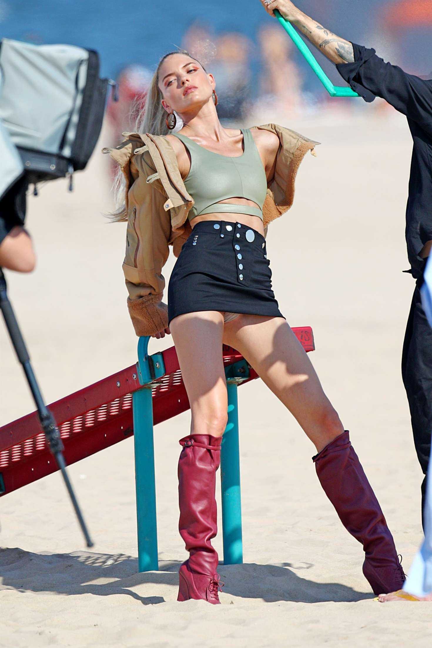 Martha-Hunt-on-the-Set-of-VSP-3