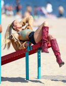 Martha-Hunt-on-the-Set-of-VSP-8