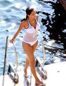 Nicole-Scherzinger-in-Swimsuit-in-Capri-604