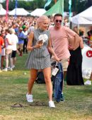 Pixie-Lott-Arrive-at-House-Festival-in-London-2