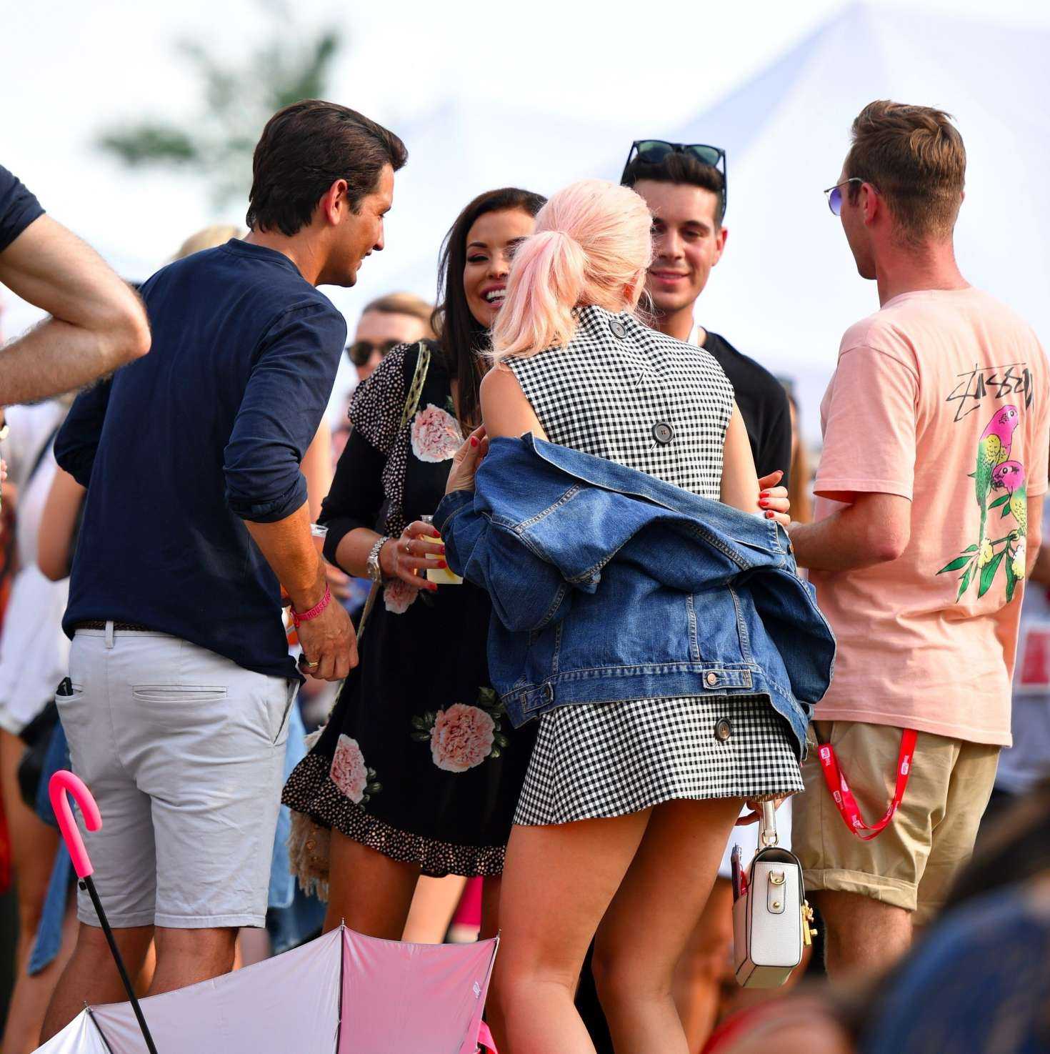 Pixie-Lott-Arrive-at-House-Festival-in-London-7