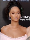 Rihanna-501