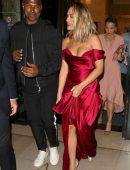 Rita-Ora-Cleavage-307