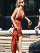 Sarah-Hyland-Out-and-About-in-Studio-City-11