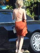 Sarah-Hyland-Out-and-About-in-Studio-City-13