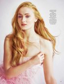 Sophie Turner in Grazia Magazine Italy - July 2017