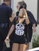 Vanessa-Hudgens-Leggy-555