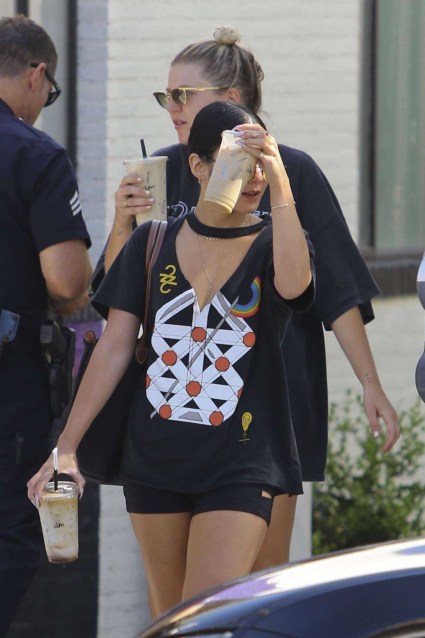 Vanessa-Hudgens-Leggy-561