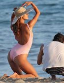 Alessandra-Ambrosio-in-Pink-Swimsuit-11