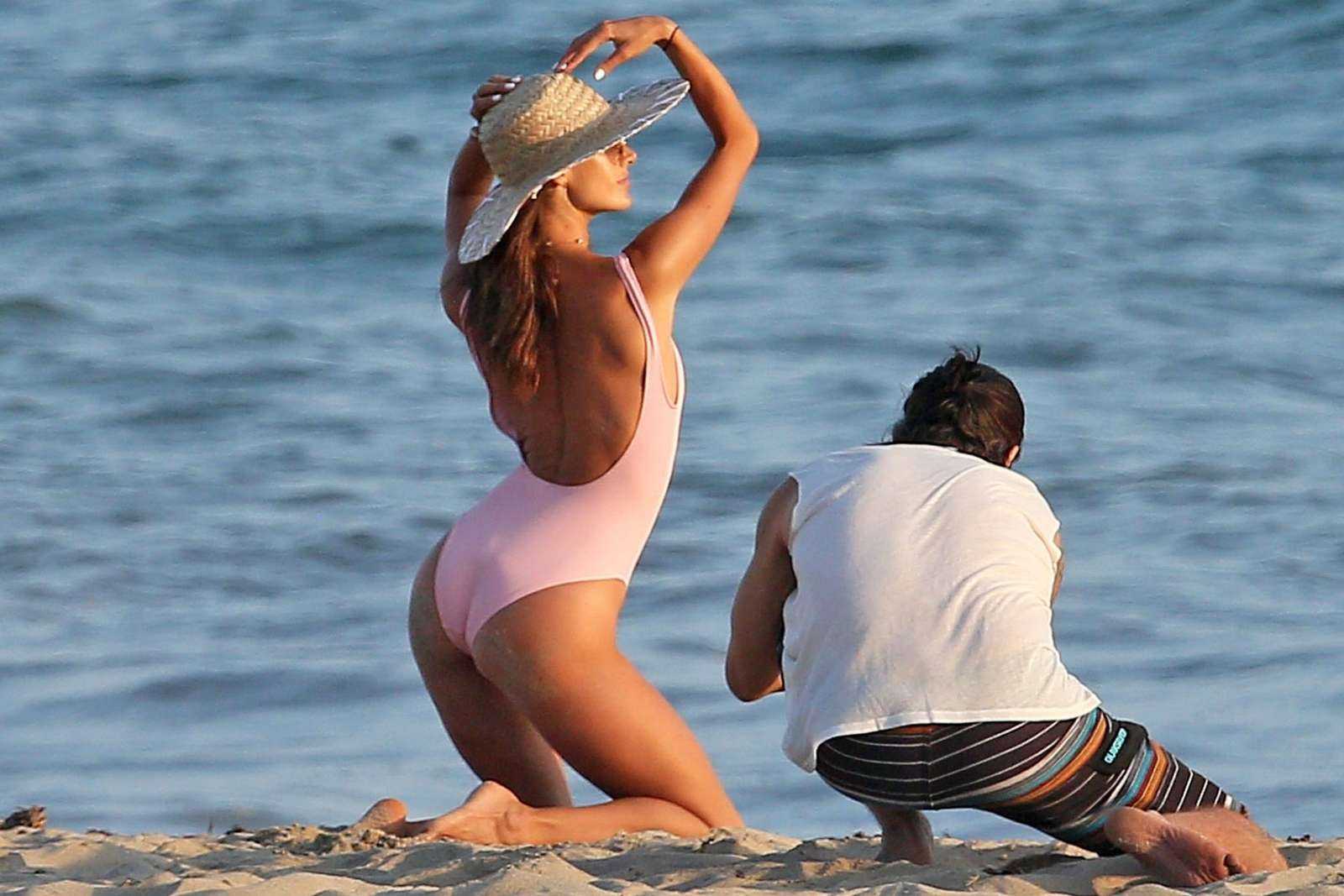 Alessandra-Ambrosio-in-Pink-Swimsuit-11