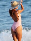 Alessandra-Ambrosio-in-Pink-Swimsuit-6