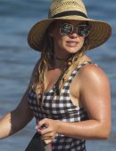 Hilary-Duff-Ass-in-Swimsuit-16