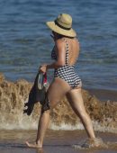Hilary-Duff-Ass-in-Swimsuit-17