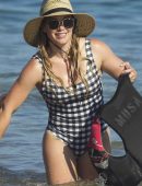 Hilary-Duff-Ass-in-Swimsuit-3