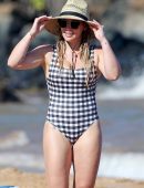 Hilary-Duff-Ass-in-Swimsuit-4