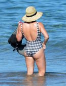 Hilary Duff Ass in Swimsuit in Hawaii