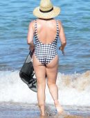 Hilary Duff Ass in Swimsuit in Hawaii