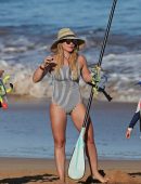 Hilary-Duff-Booty-in-Swimsuit-62