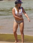 Hilary-Duff-in-Bikini-105