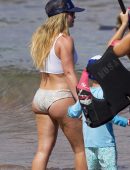 Hilary-Duff-in-Bikini-111