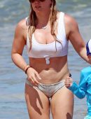 Hilary-Duff-in-Bikini-114