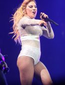 Lady-Gaga-on-Joanne-World-Tour-7