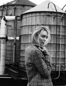 Candice-Swanepoel-in-Elle-October-Russia-Photoshoot-2017-6
